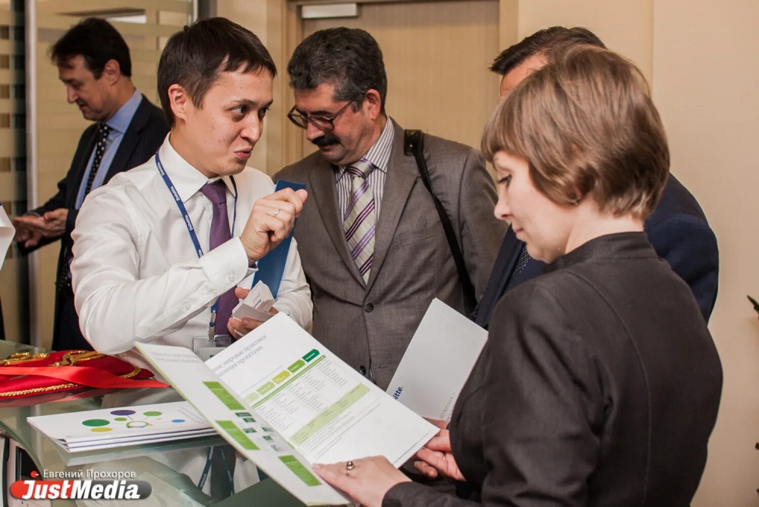 Группа открытие логотип. Логотипы it компаний. Бизнес снг. Открытие филиала. Компания открытие групп.