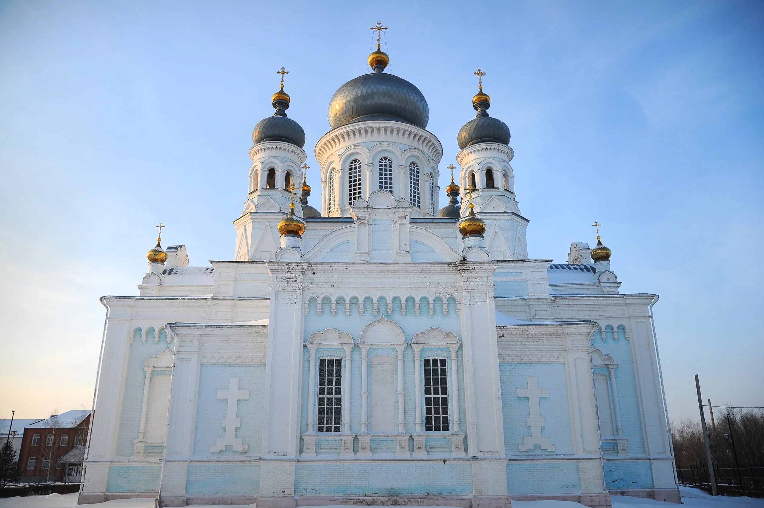 Погода на 10 дней сорочинск оренбургская область. Храм Михаила Архангела Сорочинск. Храм Архистратига Михаила Сорочинск. Храм в Сорочинске. Достопримечательности Сорочинска Оренбургской.