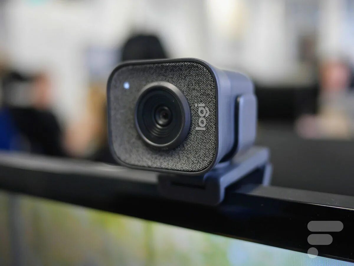 Веб камера новая. Web-камера Logitech STREAMCAM Graphite (960-001281. Logitech STREAMCAM (960-001281). Веб-камера Logitech Full HD STREAMCAM. Logitech STREAMCAM Graphite 960-001281.