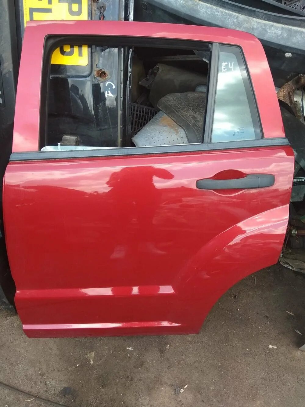 Дверь додж калибер. Крышка плита нижняя додж калибер. Дверь додж калибер. Накладка дверной ручки додж калибер. Дверь dodge ram 5.