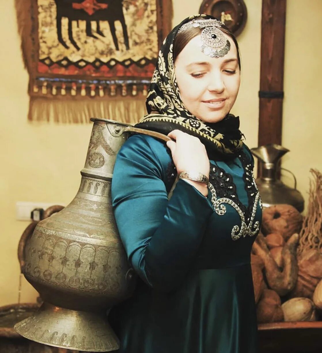 Медина залова баку. Женщина дагестанка. Дагестанские женщины фото. Мамедова мадина иньязовна. Дагестанские женщины для встреч.