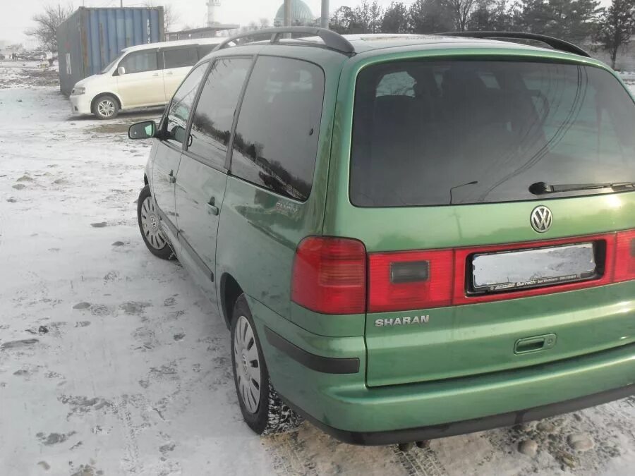 Volkswagen sharan 2001 год. Фольксваген Шаран 2001. VW Sharan 2001. Фольксваген Шаран 2001 года. Фольксваген Шаран 2001г.в зелёный цвет.