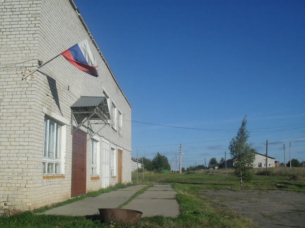 Сайт дк троицкое. Троицкий сельский дом культуры. Сельский дом культуры Ярославль. Чепорово. ДК Троицкое.