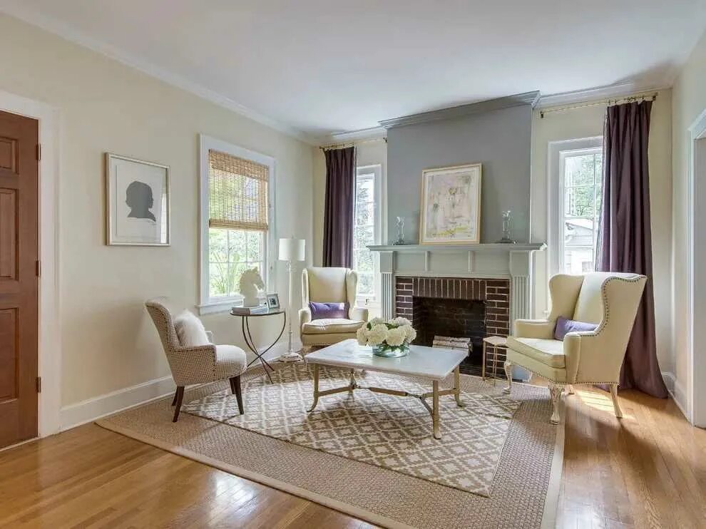 Темный паркет в интерьере. Цвет стен в гостиной. Цвет стен в гостиную. Голубые стены в интерьере. Серые стены в интерьере.