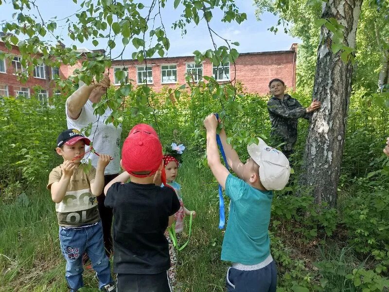 Троица березка. Березка и Троица одна и та же кукла.