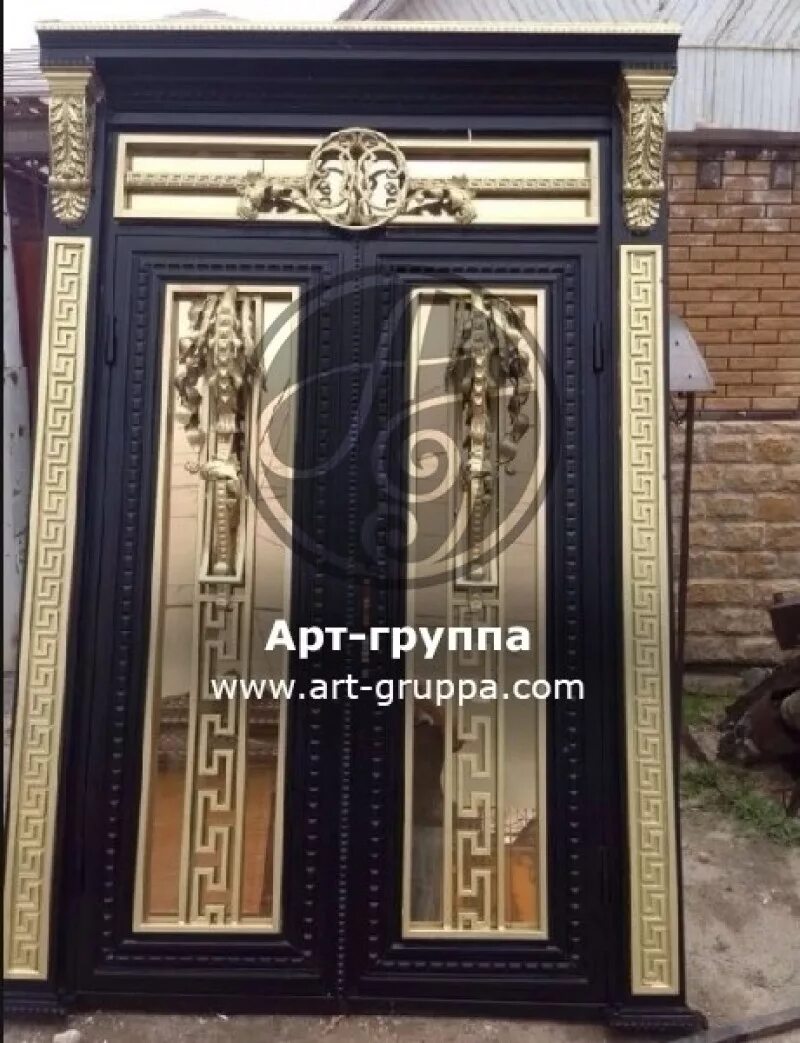 армянское барокко в квартире. резные двери занзибара. роспись по двери. двери в восточном стиле. цыганская дверь в квартиру.