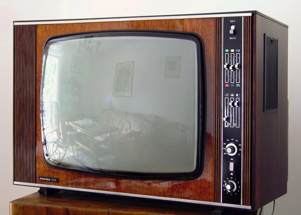Покупать телевизор бывшие. Телевизор Рубин 714. Советский телевизор Рубин 714. Цветной телевизор Рубин 714. Советский цветной телевизор«Рубин-714.