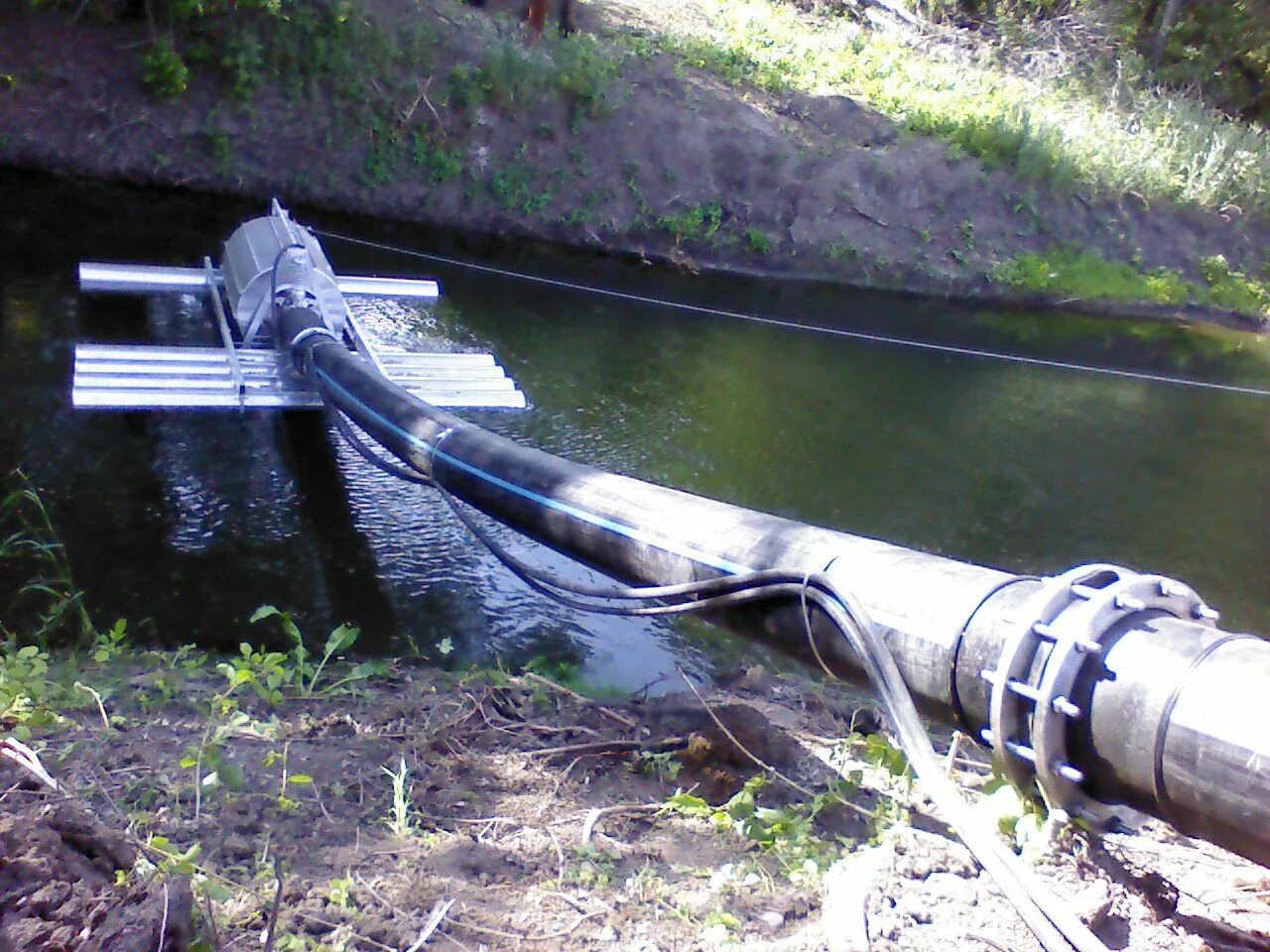 Водоприемный ковш водозабора. Забор воды df150. Водозабор из водоема. Забор воды из водоема.