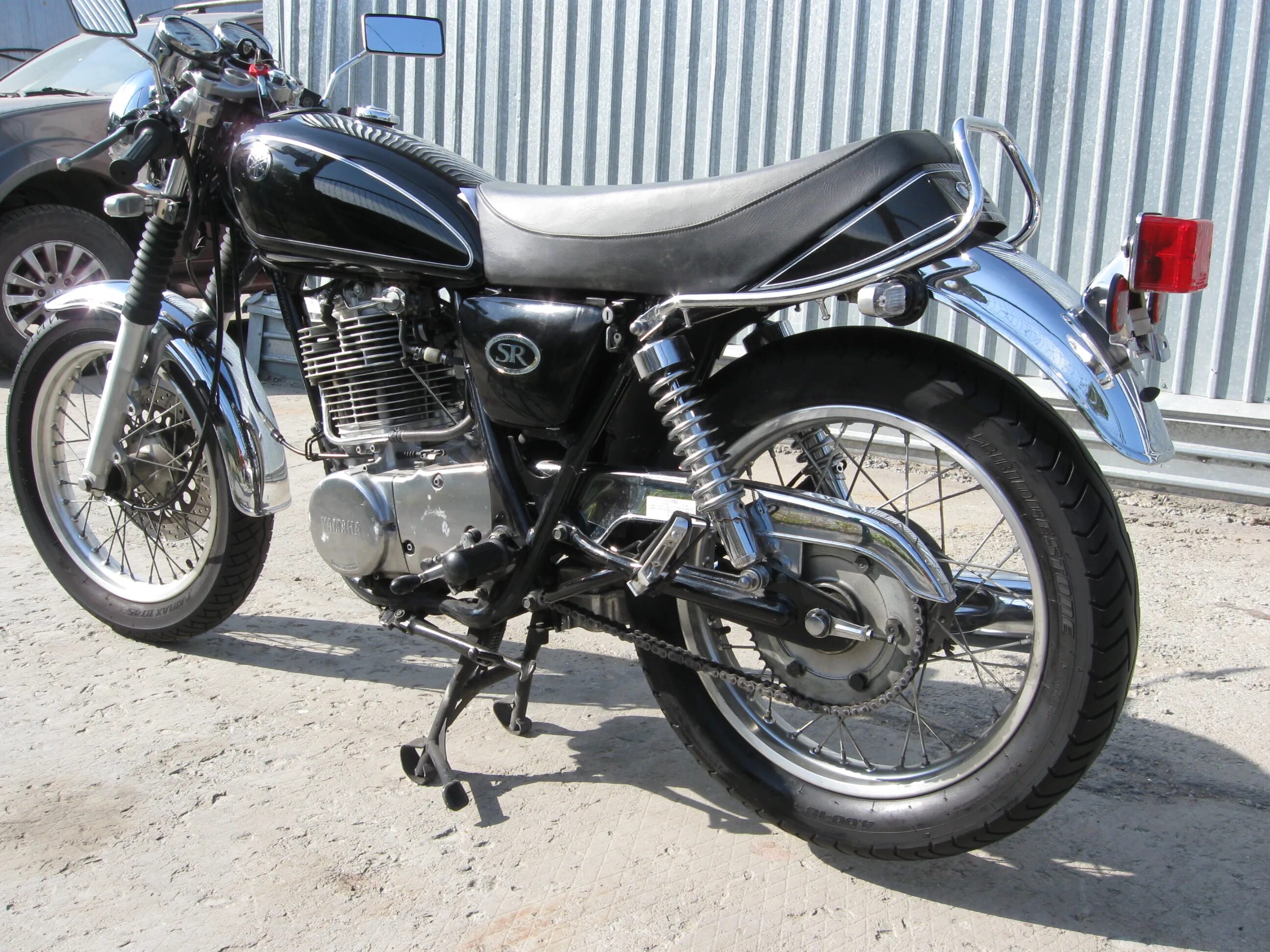 Yamaha 400 купить. Yamaha sr400. Рама Yamaha SR 400. Мотоцикл Ямаха 400. Ямаха 400 один цилиндр.