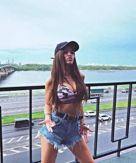 Люся чеботина в купальнике