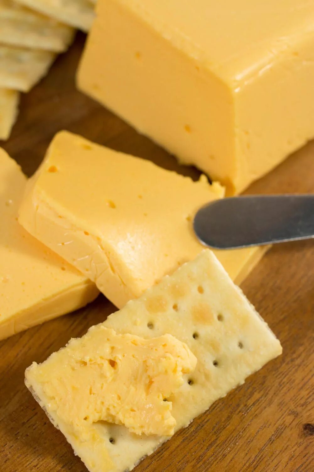 Можно сделать сыр в домашних условиях. Сыр. Домашний сыр. Приготовление сыра. Сыр твердый.