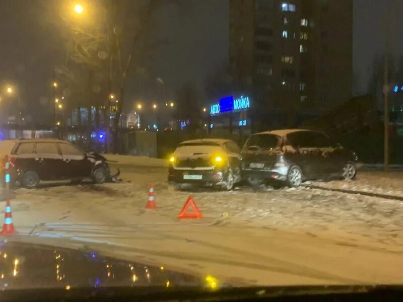 2022 гайдамак. авария 50 лет влксм тюмень. дтп на влксм. авария на ул. дтп на 50 лет влксм тюмень 7 мая 2022 вечером.