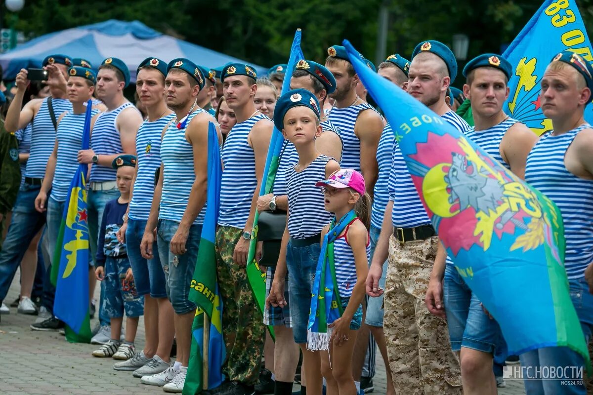 С днем ВДВ. День ВДВ фото. С днем десантника. Празднование ВДВ.