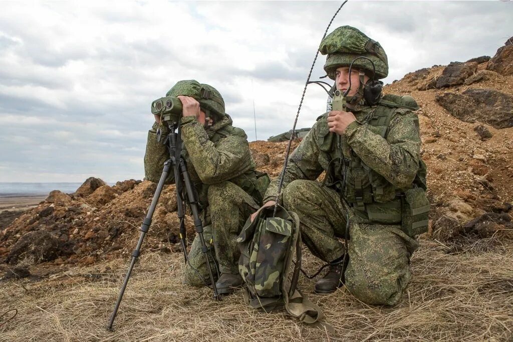 Лучшие военная связь. Крус Ратник. Ратник ССО. Крус авианаводчик. Крус Стрелец-м.