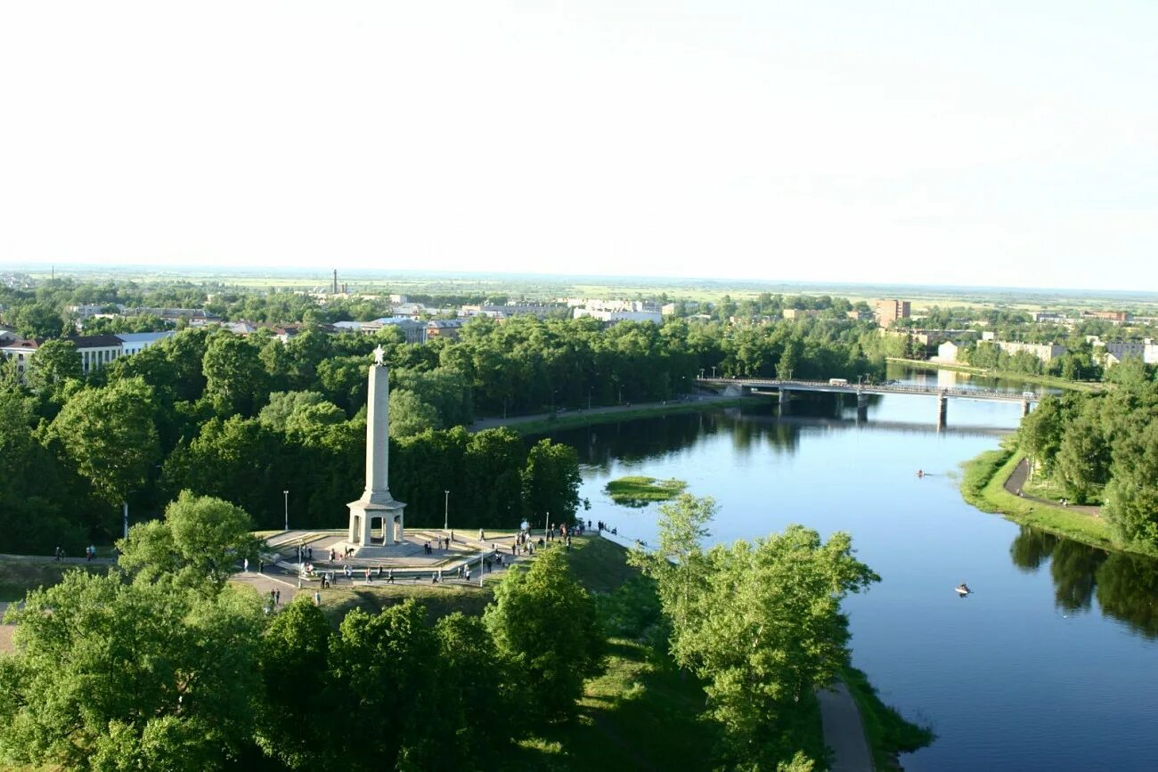 Золотые луки город. Псковская природа великие луки. Золотые луки город. Великие луки центр города. Город великие луки.