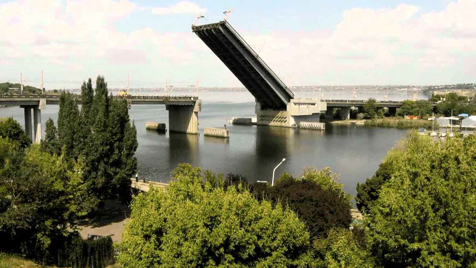 Николаев какой. Николаев город. Николаев Украина. Николаев город мост. Николаев центр города.