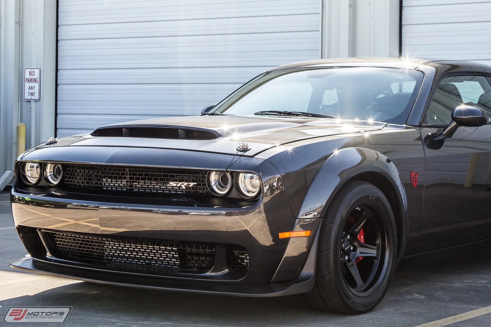 Додж челленджер 2018. Додж Челленджер демон. Dodge Challenger srt 2018. Додж Челленджер демон 2021. Додж Челленджер СРТ демон 2021.