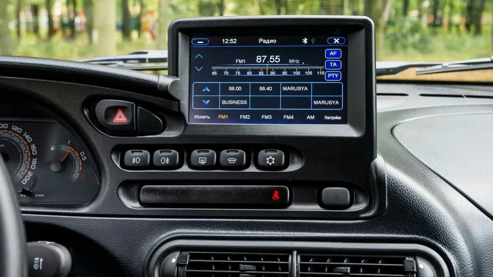 андроид магнитола в шевроле нива. нива мультимедиа андроид. штатная мультимедиа шевроле нива. консоль 2 din нива шевроле. Chevrolet niva мультимедиа 2 din.