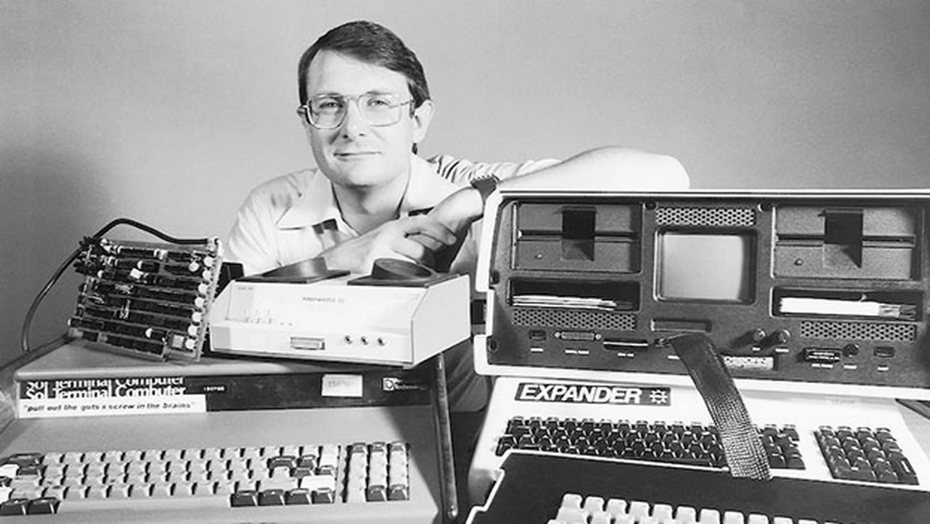 Osborne 1 (1981 год). Первый компьютер. Старый компьютер. Ретро компьютер.