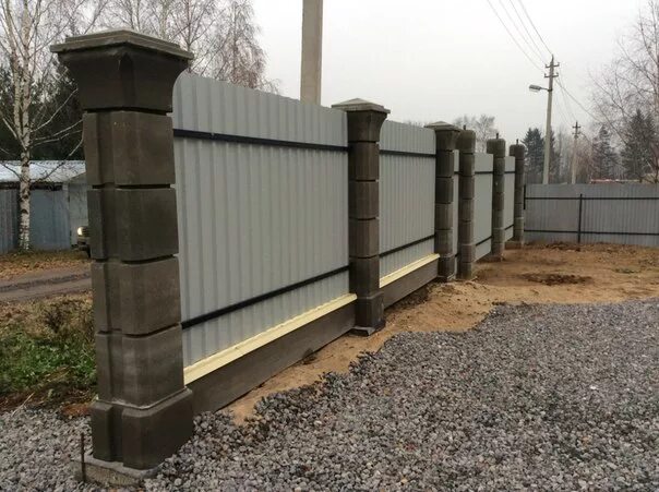 декоративная отделка столбов. бетонные столбы для забора. бетонные столбы для забора. столбы для забора из бетона. бетонный столб макромер.