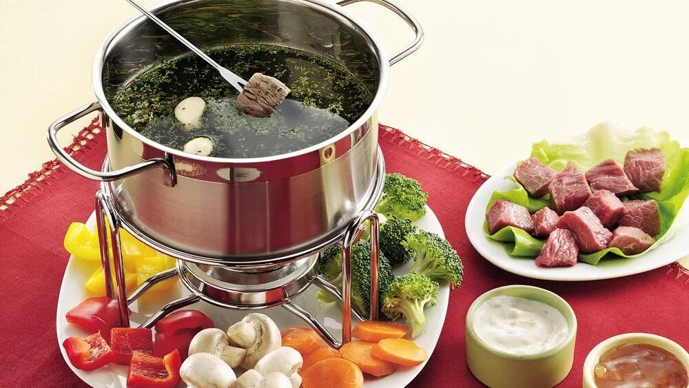 Что макают в фондю. Мясное «бургундское» фондю. фондю бургиньон. фондю шинуа. фондю по китайски.