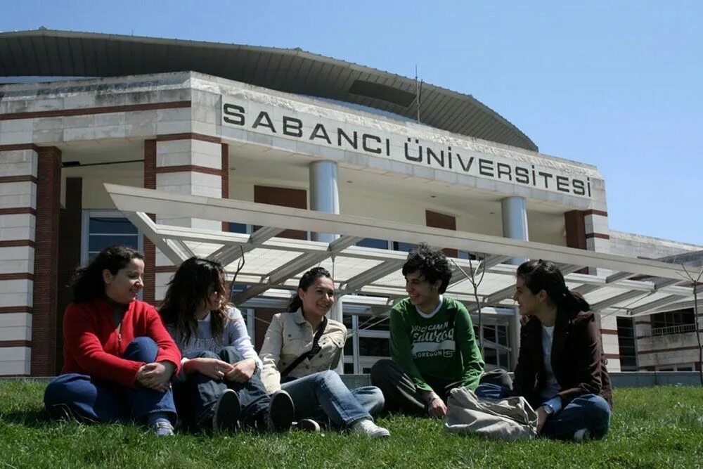 Result university. Университет Сабанджи. Университет Сабанчи Стамбул. Билькентский университет Турция. Дизайнерский университет в Турции.