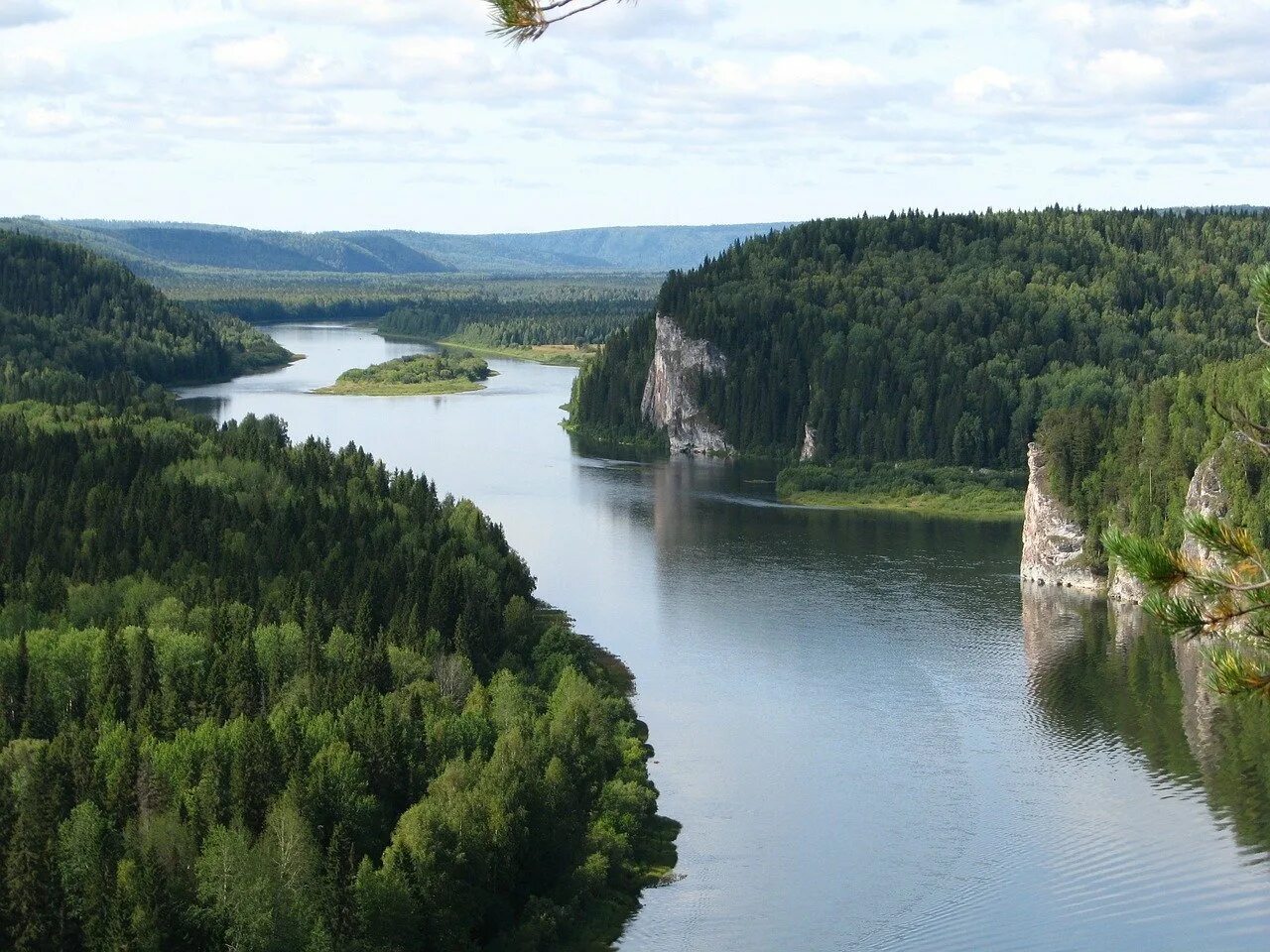 Пермский край находится в зоне. Река Вишера Пермский край. Ветлан Пермский край. Река Вишера пермскийкпай. Сплав по реке Усьва Пермский край.