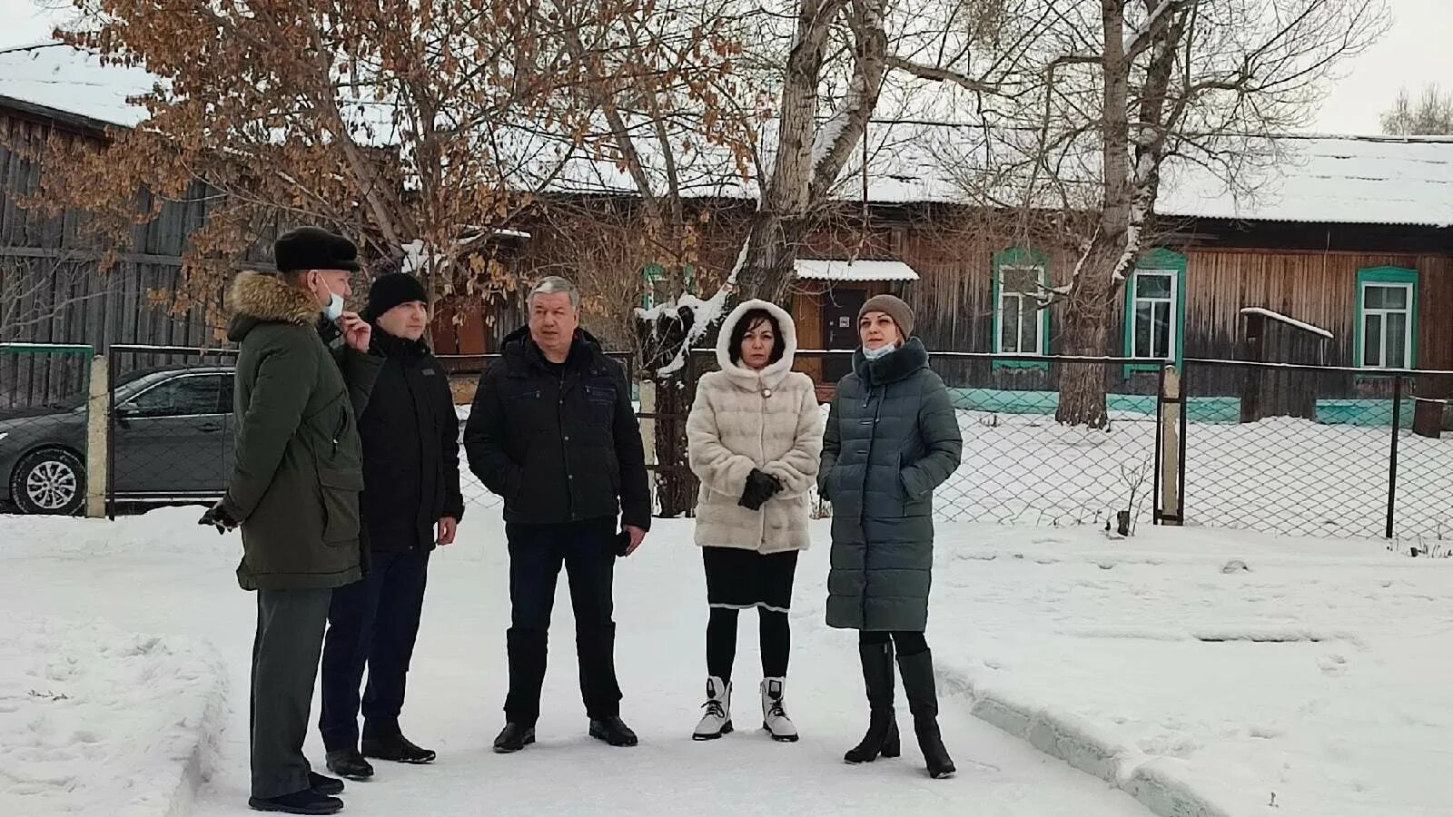 Погода в минусинском районе в кавказском. Библиотека с кавказское минусинский район. Директор школы д. Село кавказское минусинского района красноярского края. Озеро кавказское красноярский край.
