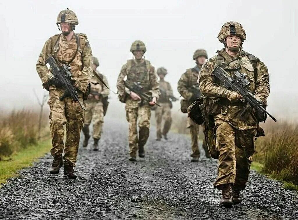 Royal army. Британская военная форма. Британская военная форма. Британские военные. Современная армия великобритании.