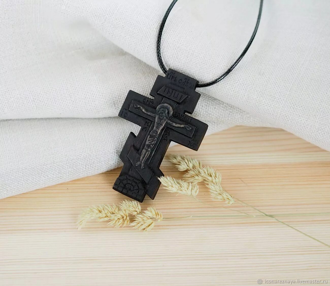Крест нательный деревянный восьмиконечный. Восьмиконечный крест православный нательный. Крестик деревянный нательный православный. Нательный крестик из дерева. Православные нательные деревянные