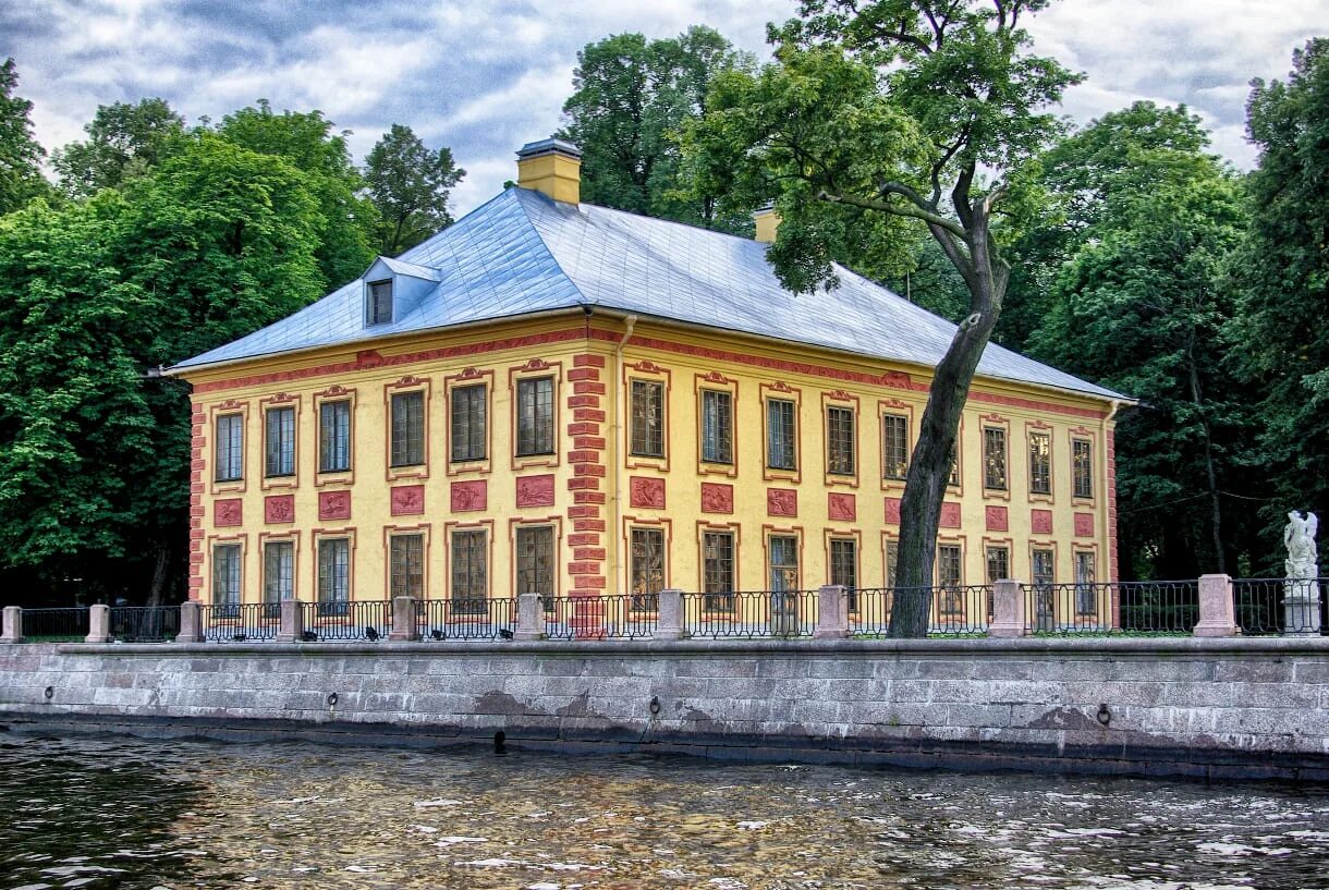 Д.Трезини летний дворец Петра. Летний дворец Петра 1 в Санкт-Петербурге. Летний дворец Петра 1 в Санкт-Петербурге Трезини. Летний сад в Санкт-Петербурге летний дворец Петра 1. Дворцы построенные петром 1