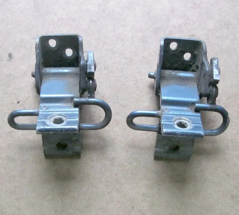 петля ауди. Audi a8 2006 год на двери петли. петля двери передний ауди а6 с5. дверные замки с петлями от audi 100 c4. дверные петли на ауди q7 2008.