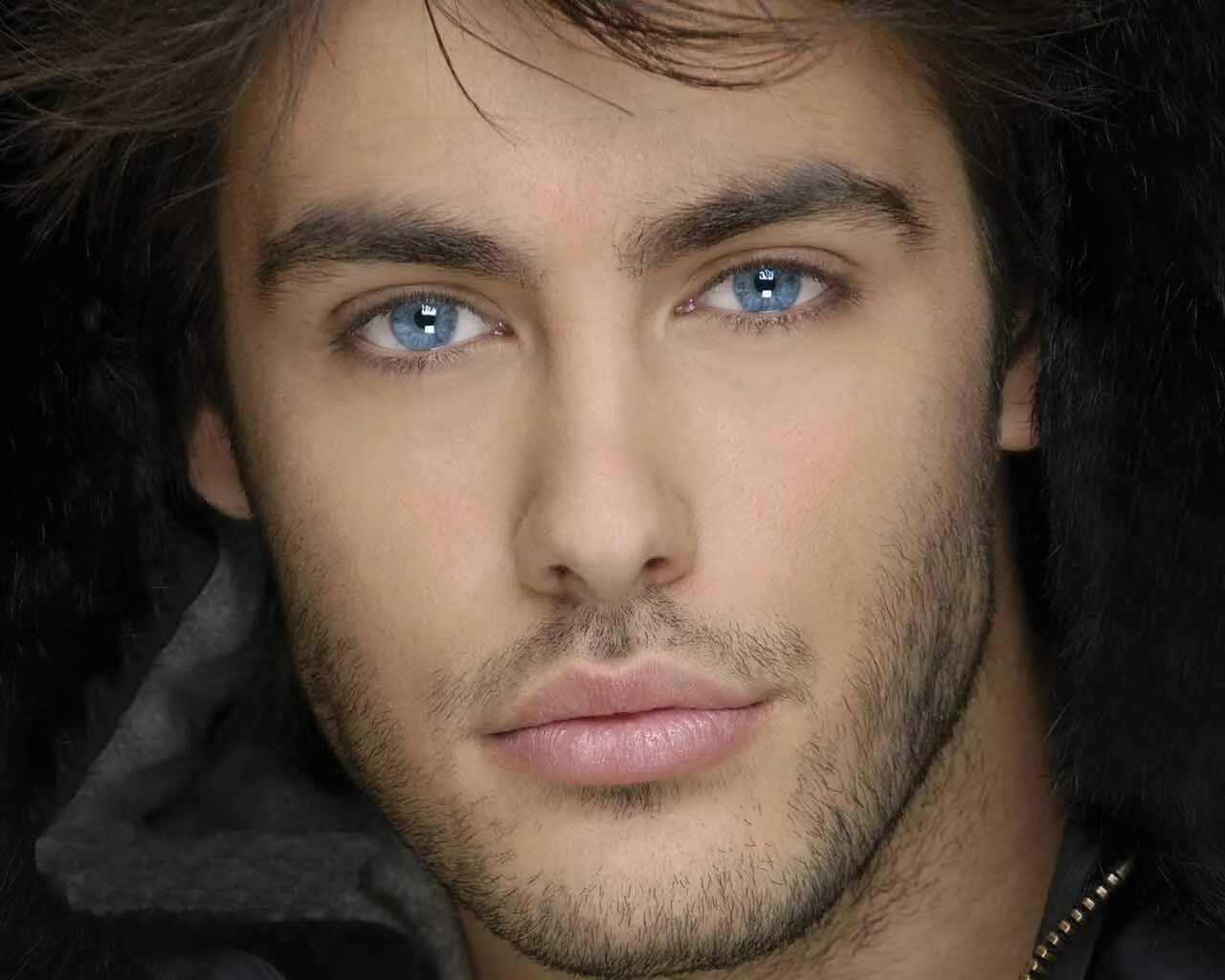 Самое красивое лицо парня