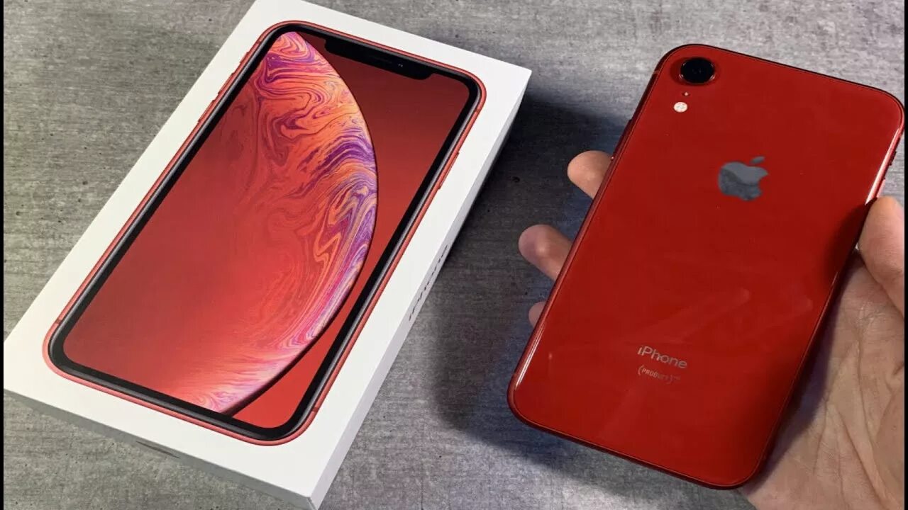 Iphone XR 2019. Айфон XR распаковка. Айфон 10 XR красный. Iphone XR В руке.