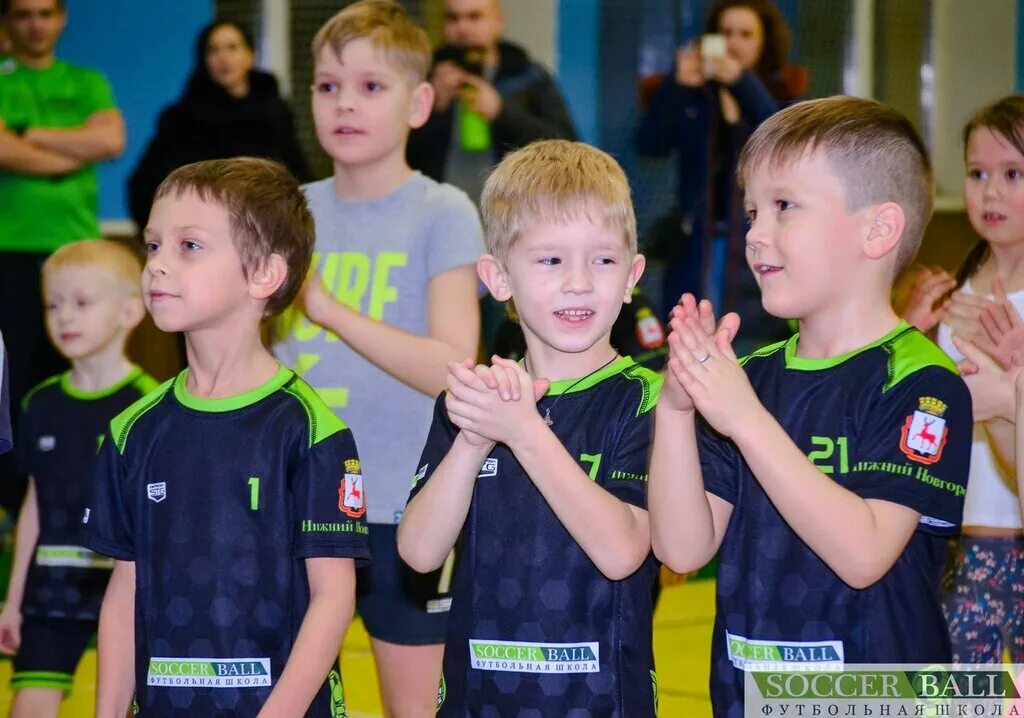Секции футбола в нижнем. Юниор футбол. Секции футбола в нижнем. Profiball футбольная школа. Фаворит казань футбол.