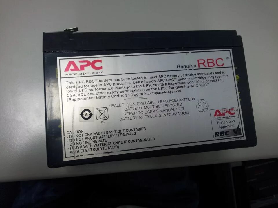 Apc ups 1000 аккумулятор. APC 1000 ups аккумулятор. Батареи для ИБП APC Smart-ups 1000. Smart ups SC 1000 аккумулятор. ИБП смарт упс 1000 батарея.