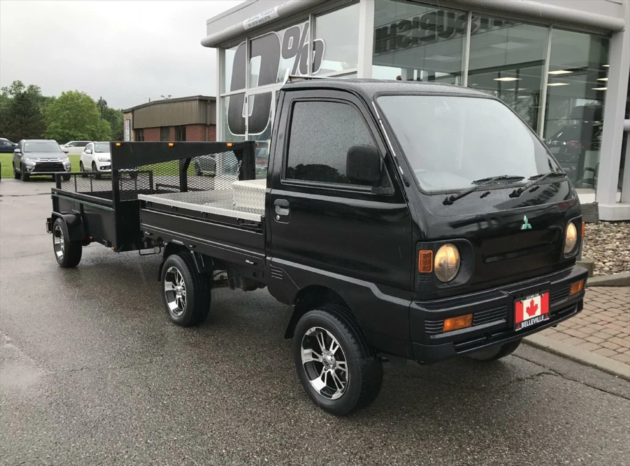 Продажа японских грузовиков. Mitsubishi Minicab 1990. Митсубиси Миникаб грузовой. Mitsubishi Mini Truck. Митсубиси Миникаб 4х4.