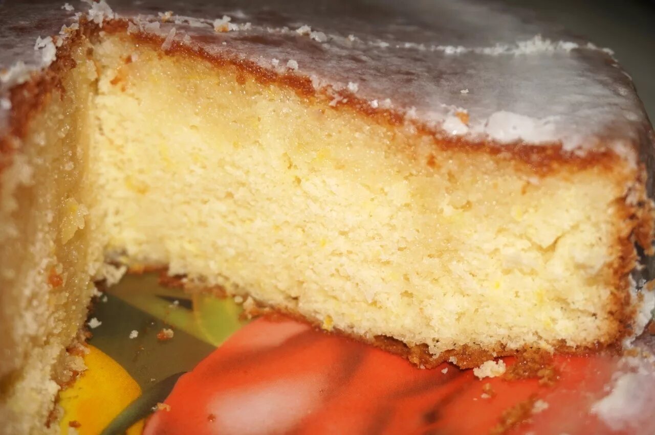 Выпечка из йогурта. Влажный пирог фото. Яблочный пирог без масла. Яблочный пирог влажный внутри. Пирог влажный внутри.