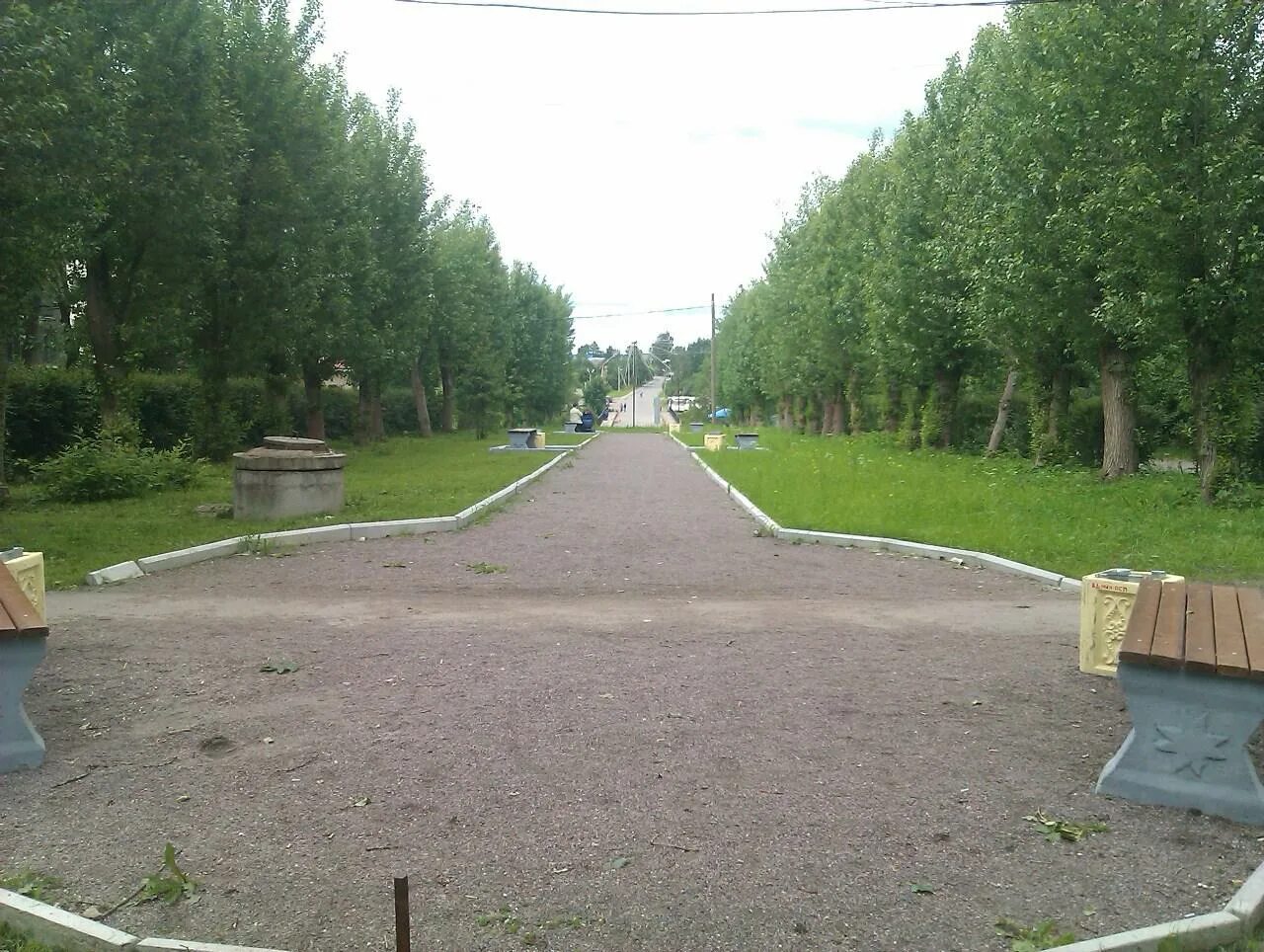Лукаши завод. Население поселка лукаши. Лукаши центральная аллея. Лукашевская сош. Население поселка лукаши.