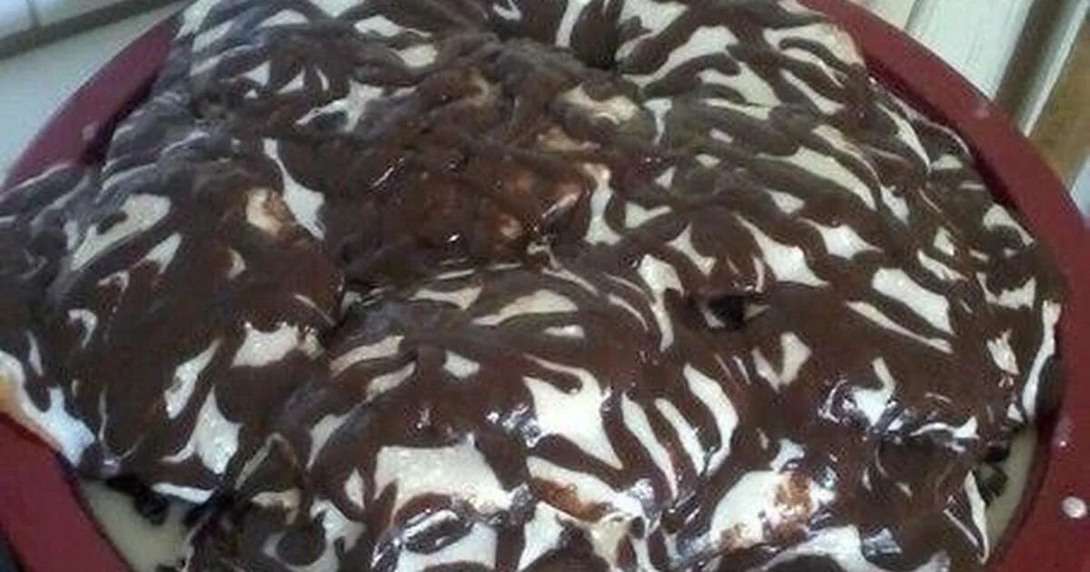 Торт черепашка классический со сметанным. Торт черепаха со сметанным кремом и шоколадной. Торт черепаха владхлеб. Торт черепашка владхлеб. Торт черепаха со сметанным кремом и шоколадной.