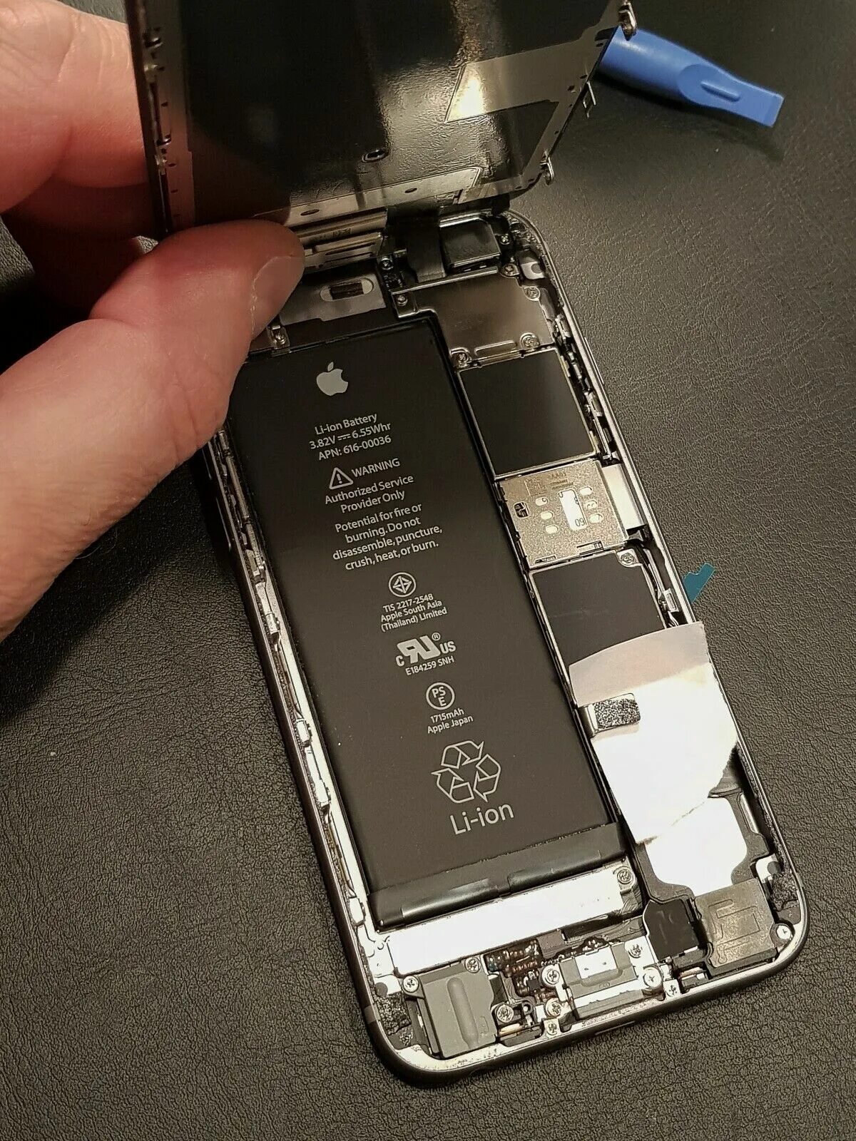 Батарея айфон 6. Iphone 13 Repair. Починить айфон. Починка айфона.