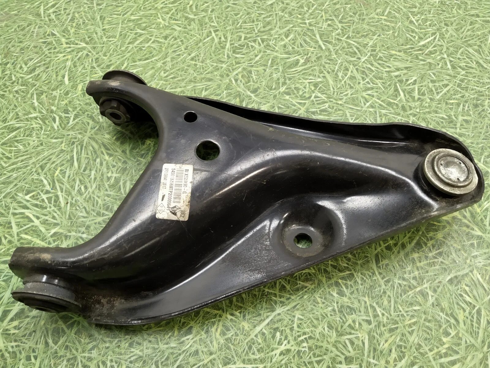 Renault 545019811r. Renault 545019811r рычаг передний левый. Renault 545004269r рычаг подвески. рычаг в сборе рено логан 2. рычаг в сборе рено логан 2.