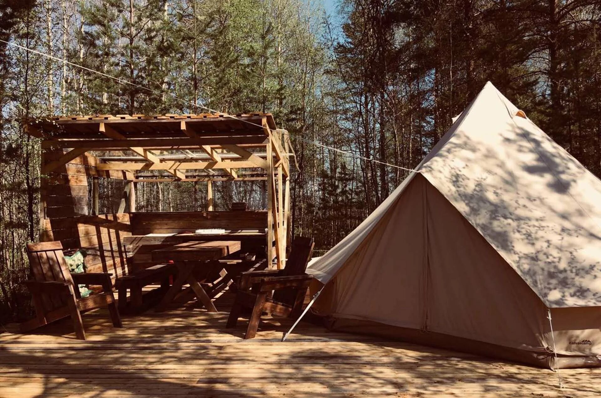 Островок кемпинг. Островок кемпинг. Островок кемпинг. Camping графика. Лесной кемпинг.