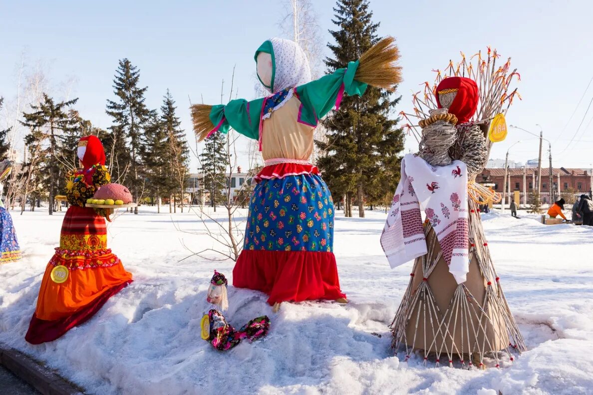 Масленица в порошино киров. Чучело Масленицы Боярыня. Кукла Масленица. Традиционное чучело Масленицы. Традиционная масленичная кукла.