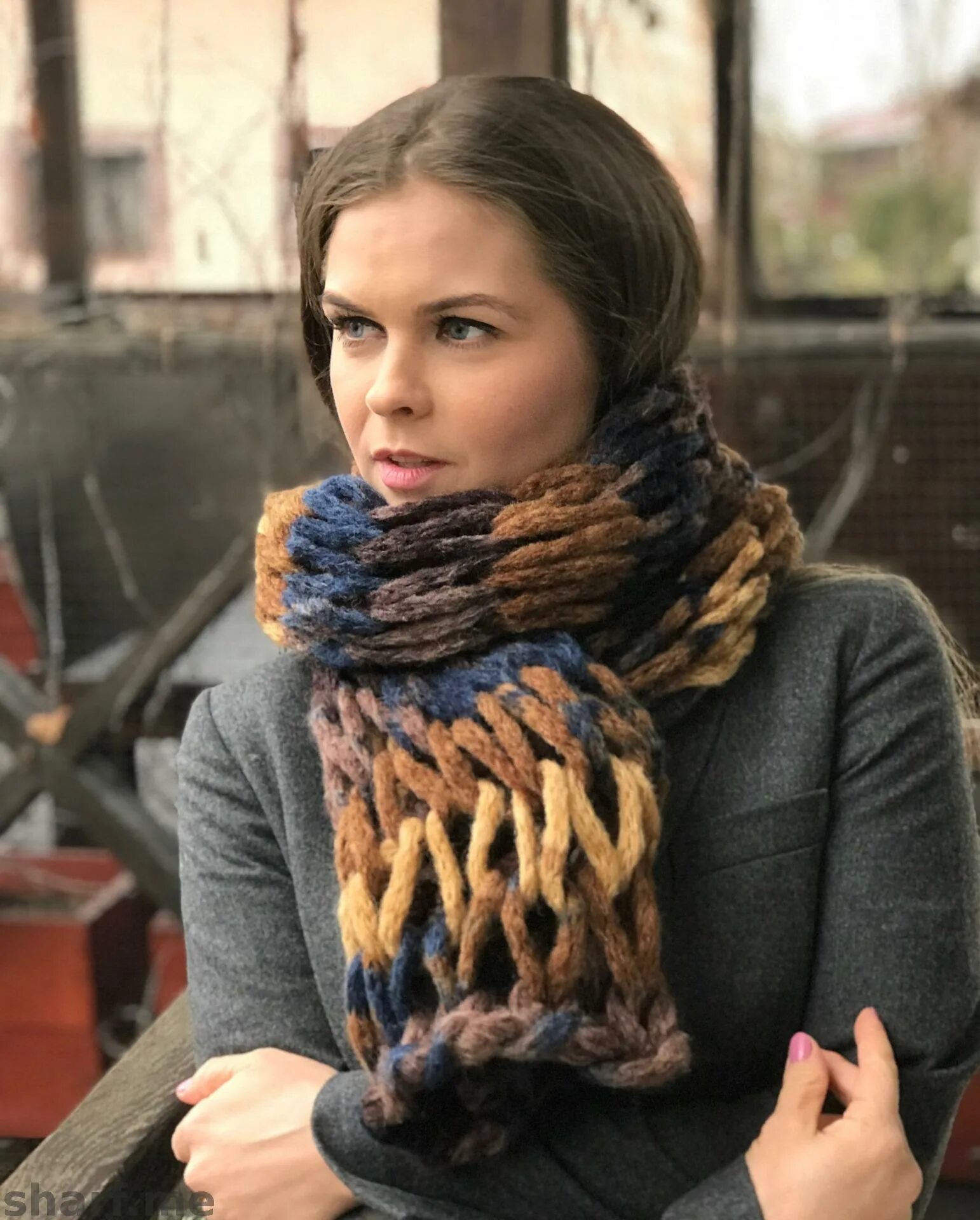 объемные шарфы вязание. шарф крупная вязка. шарф спицами бруклин твид. шарф крупной вязки спицами. объемный шарф.