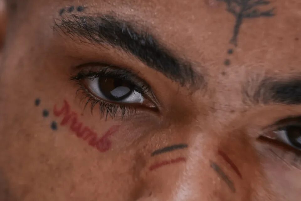 Xxxtentacion жив. XXXTENTACION.