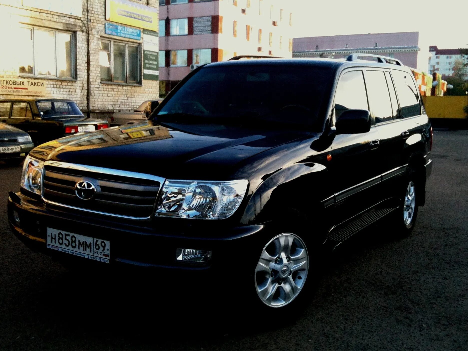 Крузак 100. Toyota land cruiser 100. тойота ленд крузер 100 черный. toyota land cruiser 100 бандитский. тойота ленд крузер 100 тонированный.