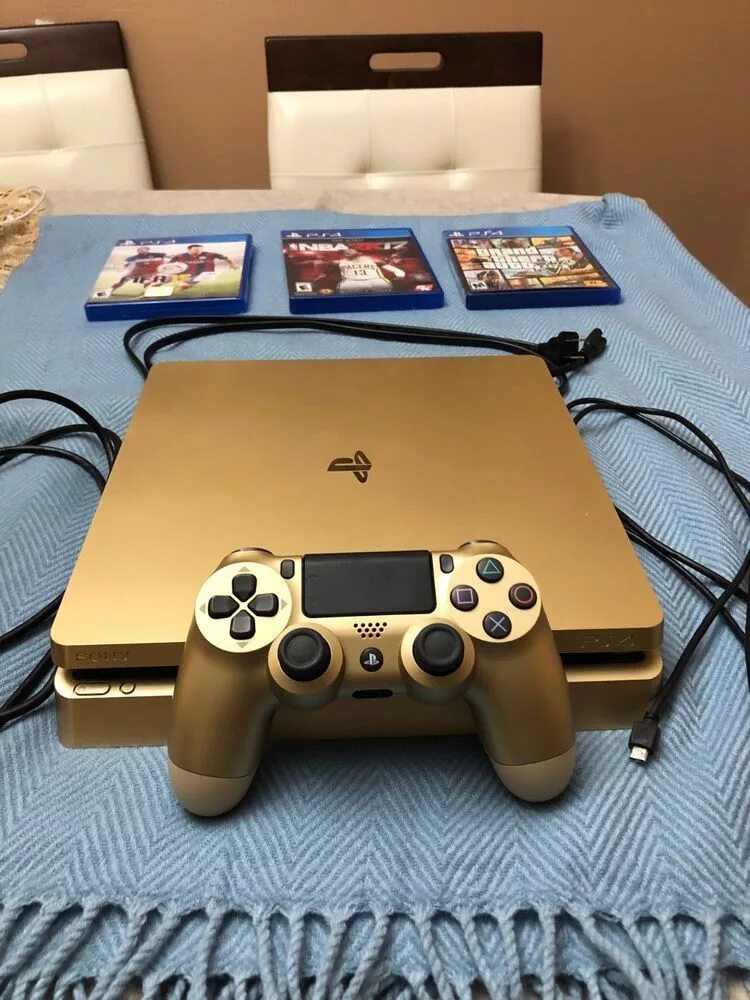 Вибрация ps4. Ps4 Slim Gold Edition. Ps4 Slim Gold Edition 1tb. Sony Gold ps4. Ps4 Slim Limited Edition.