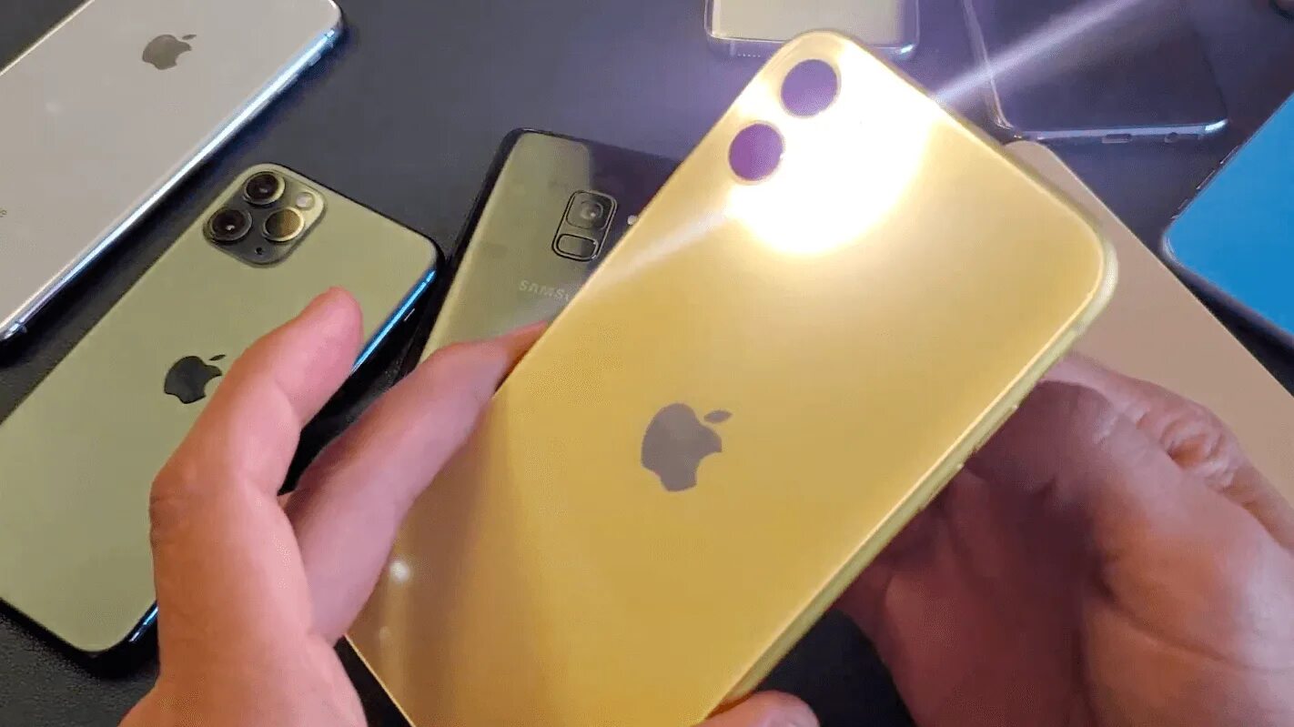 Айфон 11 после обновления. Iphone 11 Pro вспышка. Фонарик iphone 11 Pro Max. Вспышка фонарик iphone 11. Вспышка iphone 11 Pro Max.