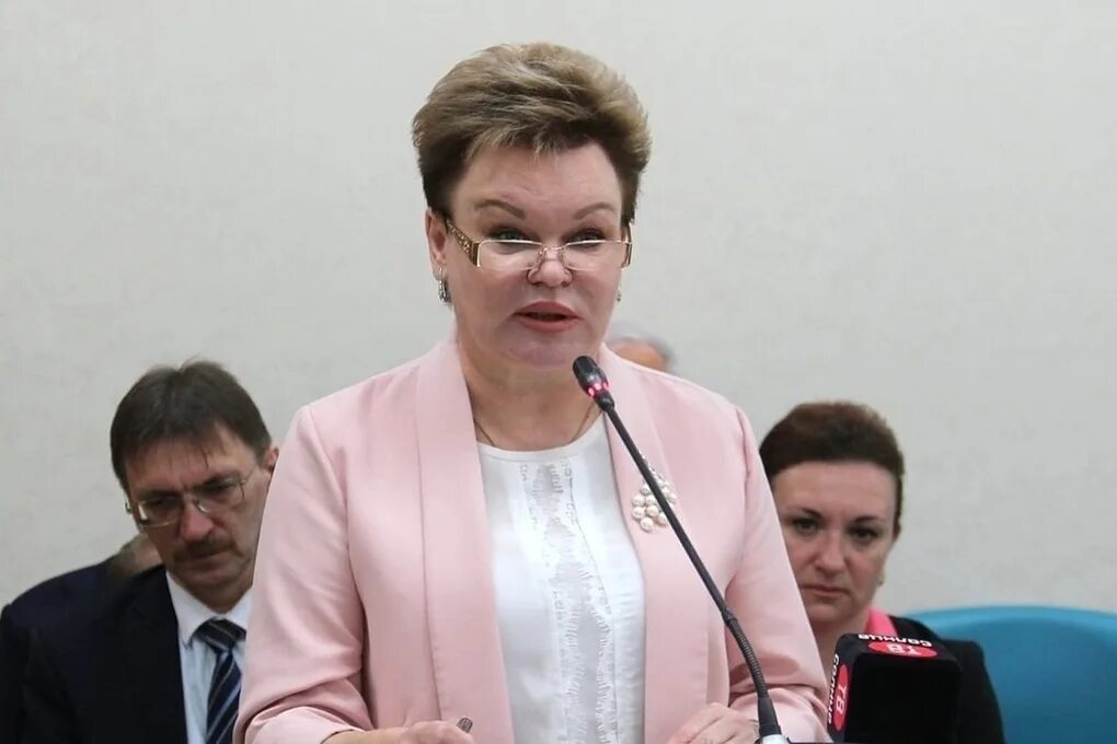 Министр сахалина. Елена касьянова министр социальной защиты сахалинской области. елена касьянова мэр охи. касьянова елена николаевна. елена касьянова сахалин.
